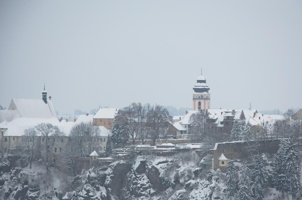 Pstrossova Vila - U Klasterni Zahrady Bechyně Extérieur photo