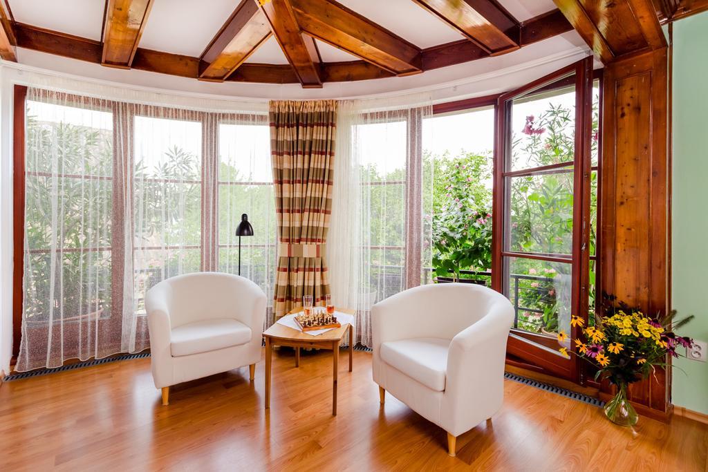 Pstrossova Vila - U Klasterni Zahrady Bechyně Extérieur photo